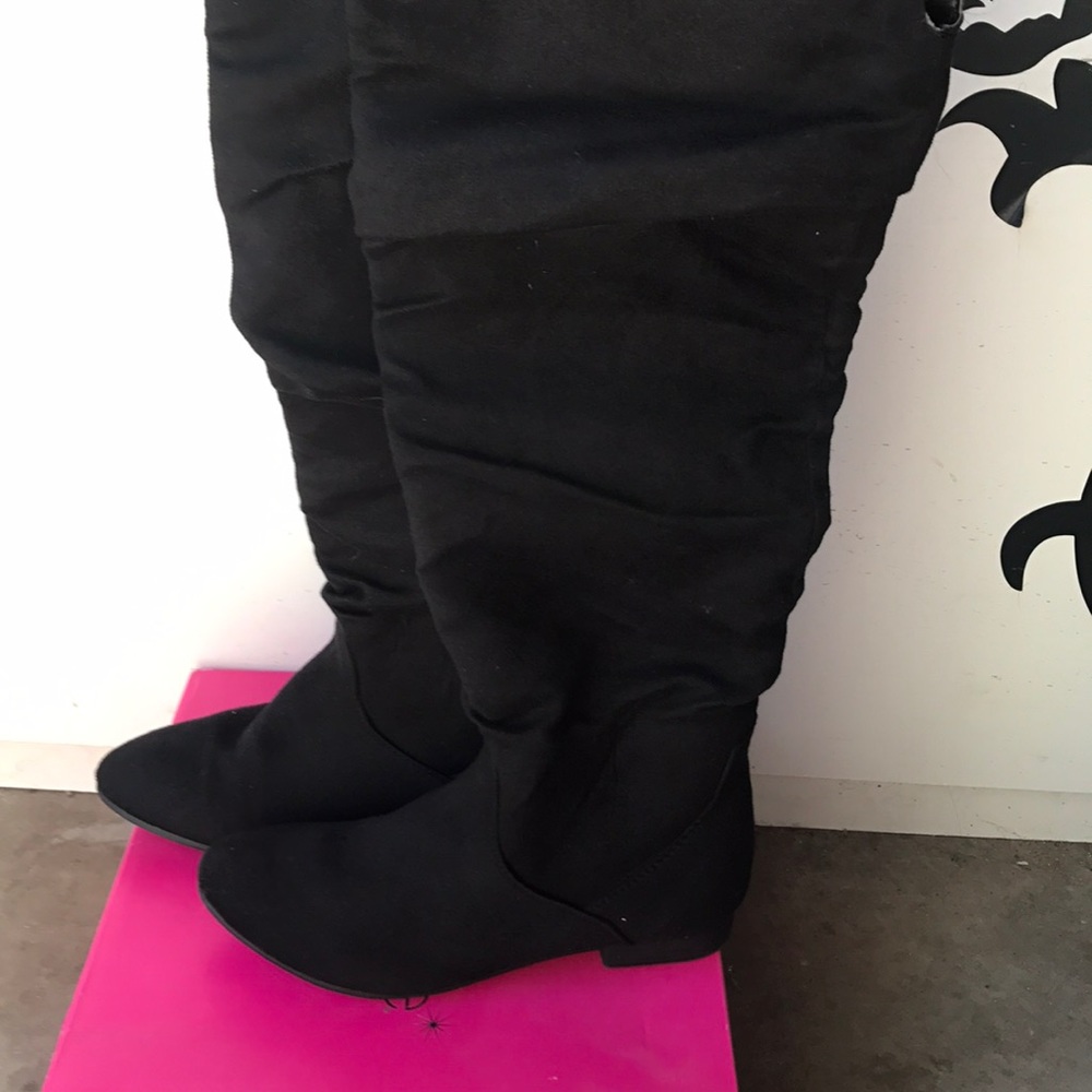 Black Boots by Shoedazzle